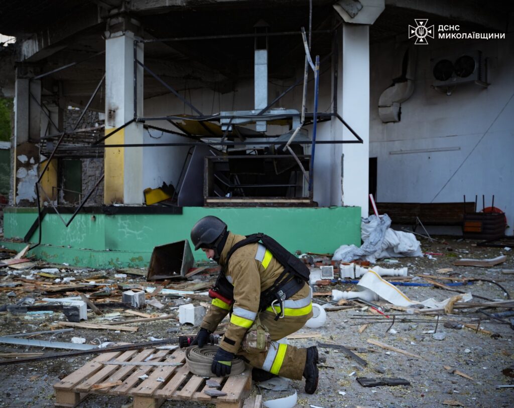 У ДСНС показали наслідки ворожої атаки по Миколаєву 5 438127635 749945133980980 6730479109059660452 n - Вікно Відновлення