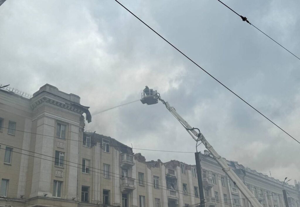 Уночі ворог атакував Дніпропетровщину: наслідки 1 photo 2024 04 19 08 04 04 2 - Вікно Відновлення