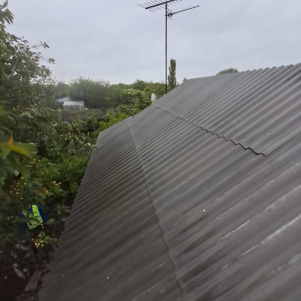 Допомогли волонтери і «єВідновлення»: родині на Миколаївщині за лічені дні полагодили дах 6 441712278 424310130353378 4437980171477310386 n - Вікно Відновлення