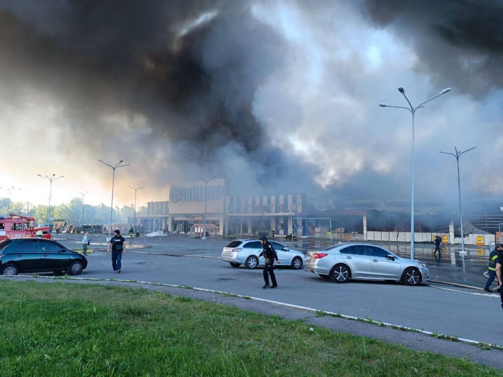 Росіяни атакували цивільну інфраструктуру в Харкові