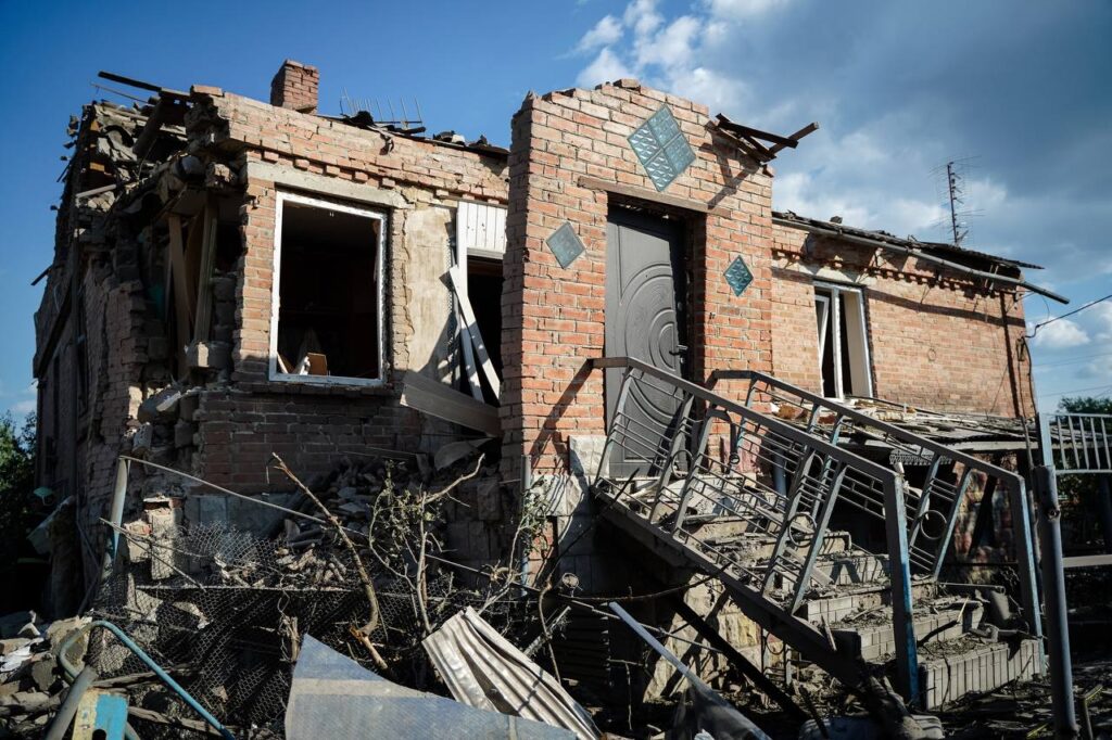 Унаслідок учорашнього обстрілу Полтавського району пошкоджені понад 50 приватних будинків (фото)