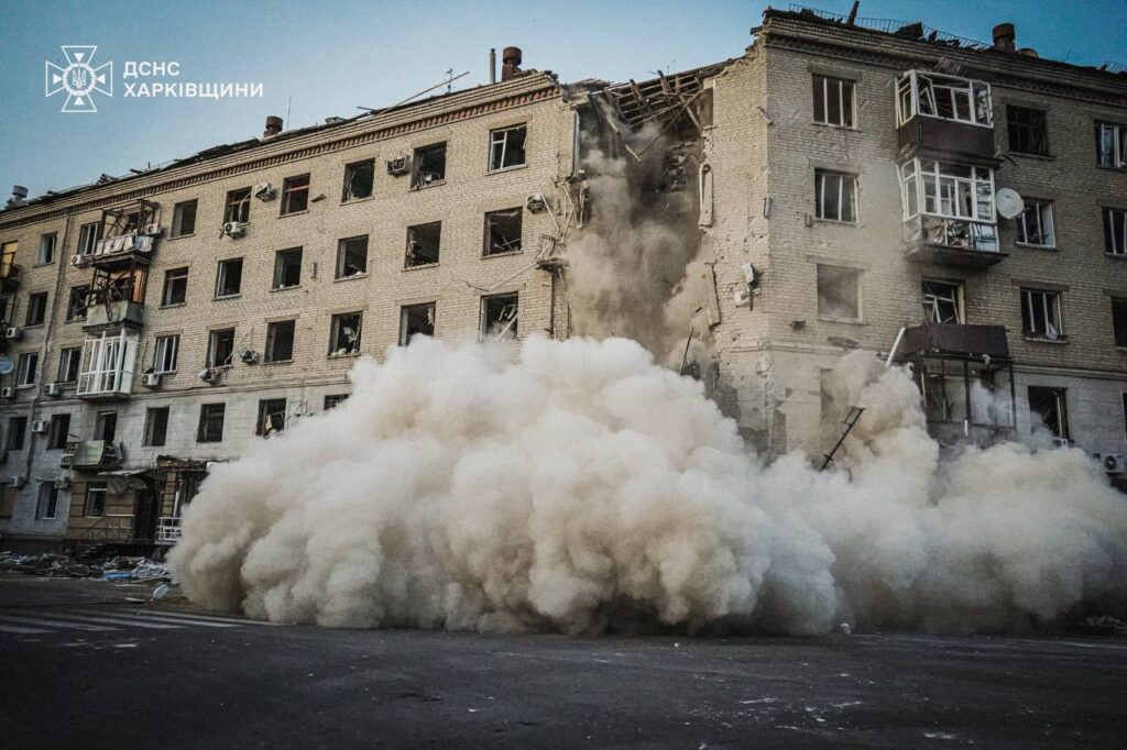У Харкові завершилась ліквідація наслідків ворожого удару по житловому будинку (фото)