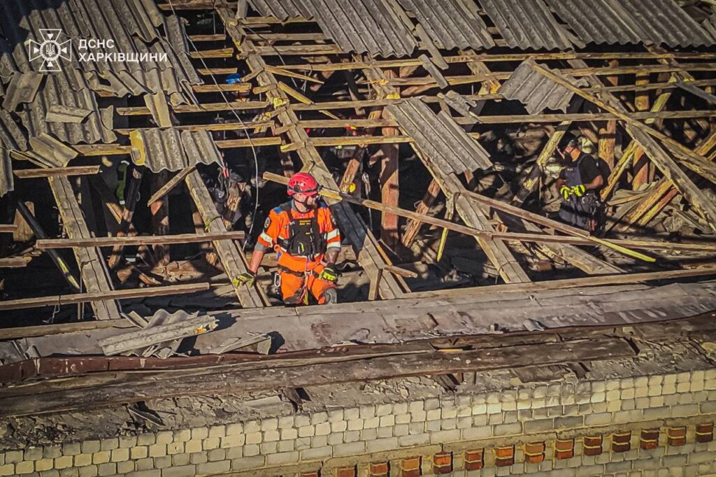 У Харкові завершилась ліквідація наслідків ворожого удару по житловому будинку (фото) 2 photo 2024 06 23 09.38.30 - Вікно Відновлення