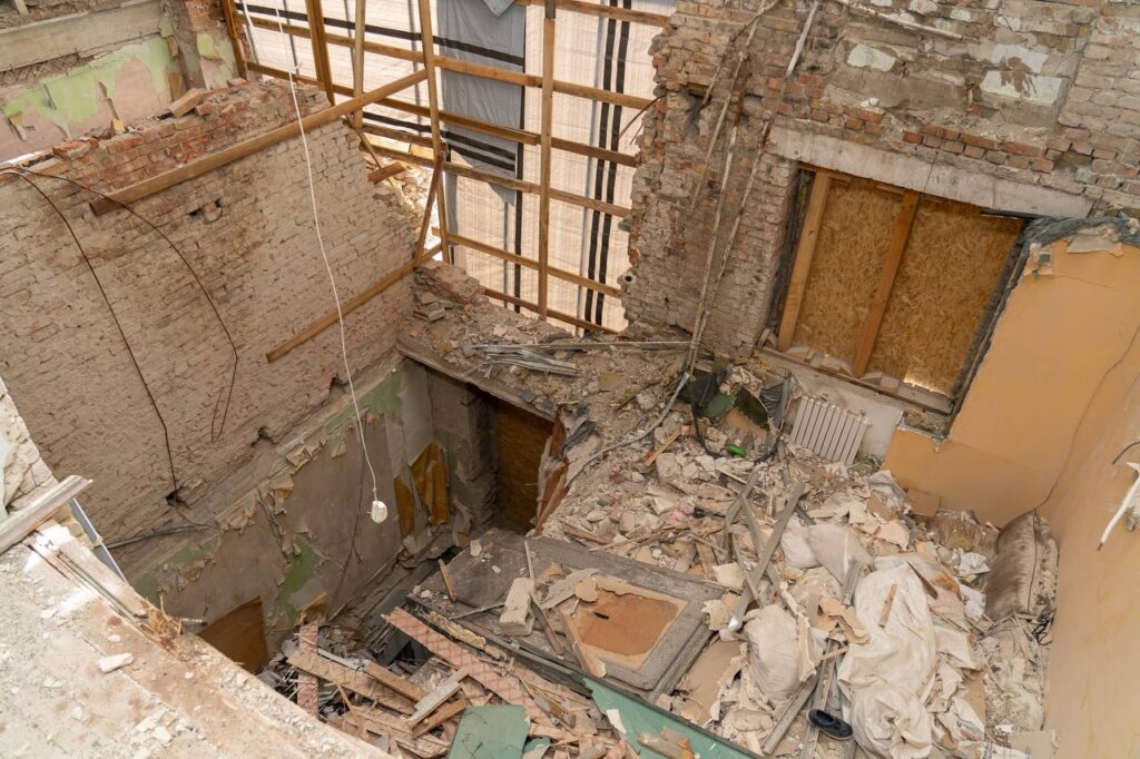 У Запоріжжі розпочали відбудову багатоповерхівки у центрі міста 4 photo 2024 06 26 16.22.17 - Вікно Відновлення