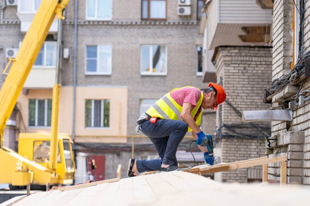 У Запоріжжі розпочали відбудову багатоповерхівки у центрі міста 5 photo 2024 06 26 16.22.25 - Вікно Відновлення