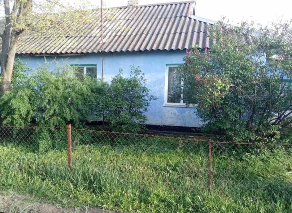 На Херсонщині встановили 386 нових вікон у пошкоджених росіянами будинках (фото)