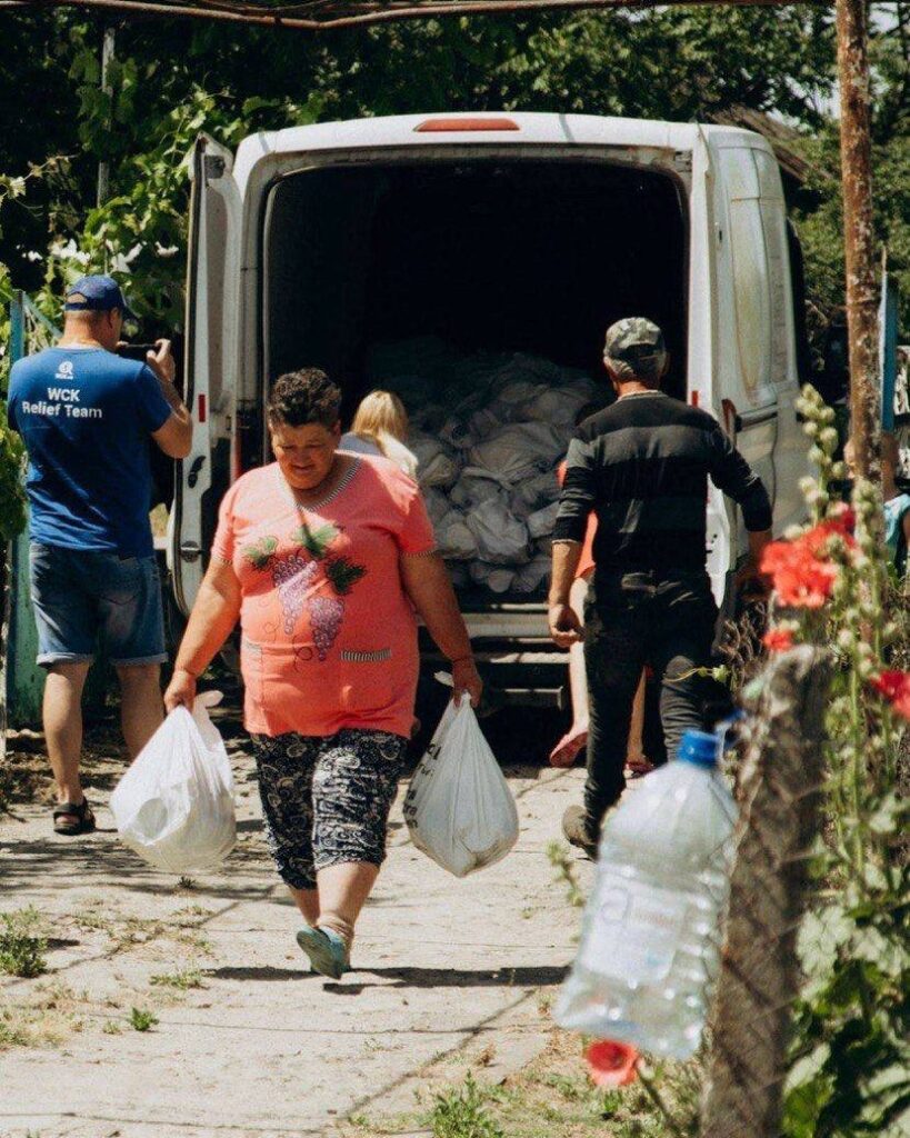 Протягом червня жителі Херсонщини отримали 11 тисяч продуктових наборів від World Central Kitchen