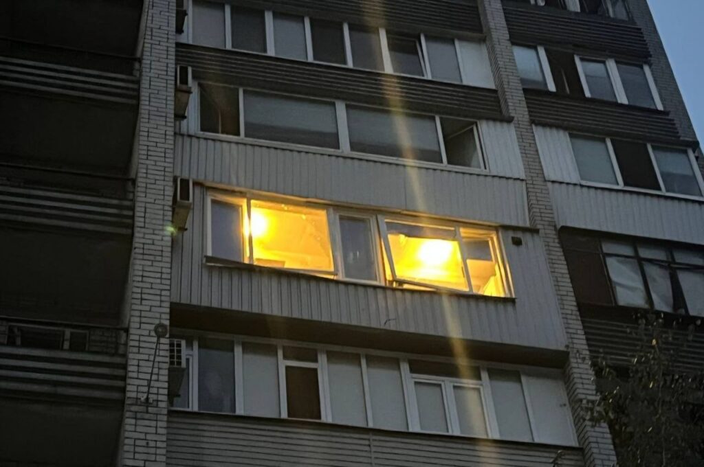 Через нічну атаку по Дніпру попередньо сім постраждалих