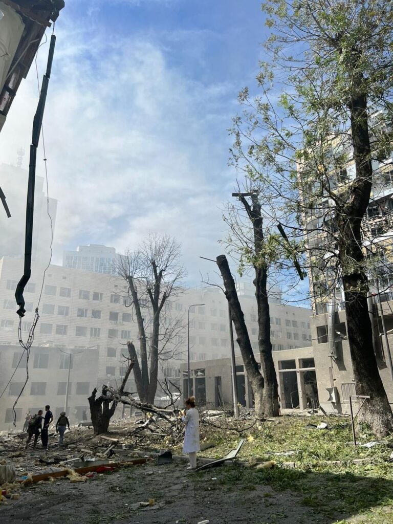 Зеленський про ракетну атаку по Україні: пошкоджені житлові будинки, інфраструктура та дитяча лікарня