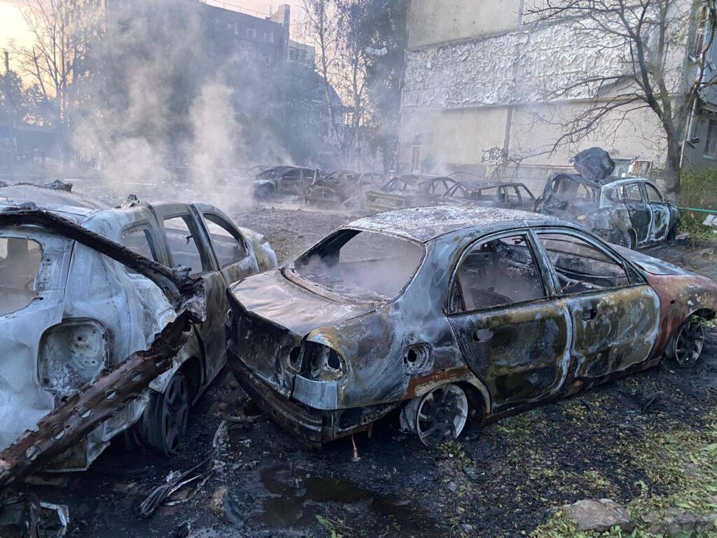 У Харківській ОВА показали наслідки обстрілу центра Чугуєва (фото) 1 photo 2024 07 19 09.02.32 1 - Вікно Відновлення