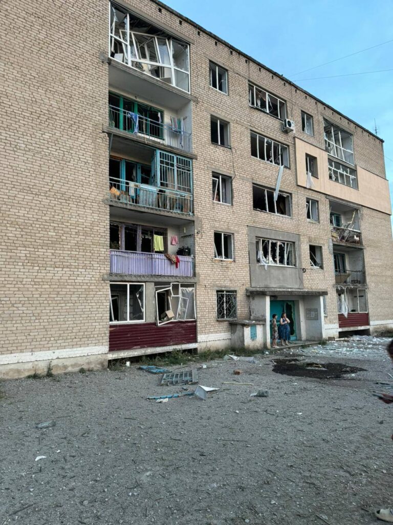 У Харківській ОВА показали наслідки обстрілу центра Чугуєва (фото) 3 photo 2024 07 19 09.02.37 1 - Вікно Відновлення