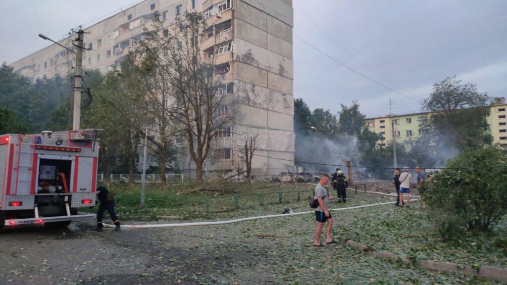У Харківській ОВА показали наслідки обстрілу центра Чугуєва (фото) 4 photo 2024 07 19 09.02.38 1 - Вікно Відновлення
