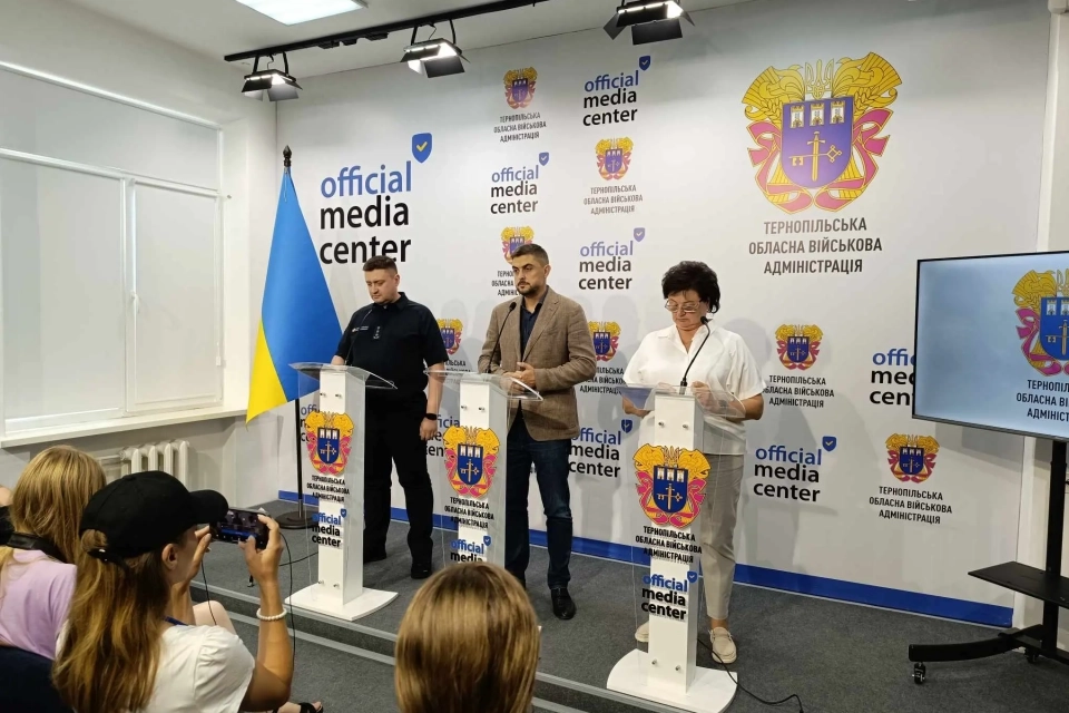 Уночі ворог атакував промисловий об’єкт Тернополя, вогнеборці ліквідують пожежу