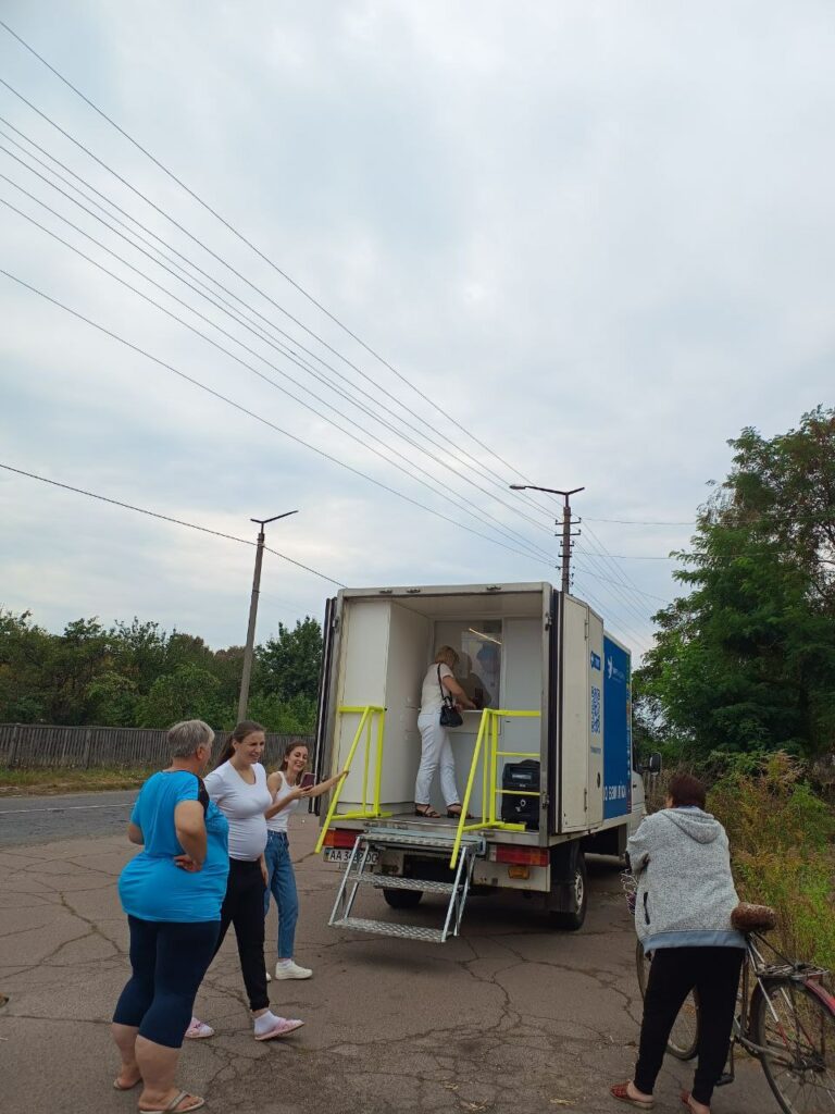 У Чернігівській та Житомирській областях запрацювали мобільні аптечні пункти 1 photo 2024 09 02 14 09 21 768x1024 1 - Вікно Відновлення