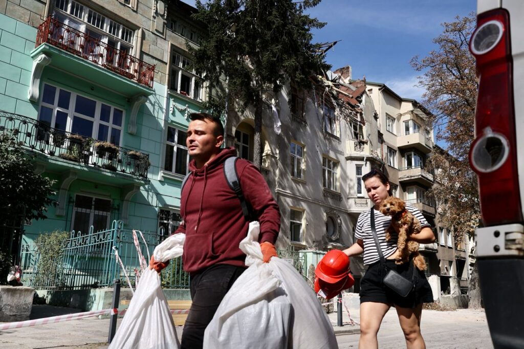 Осколок зупинився на серці: що з постраждалими людьми та будинками за тиждень після обстрілу Львова 6 photo 2024 09 11 14 08 48 - Вікно Відновлення