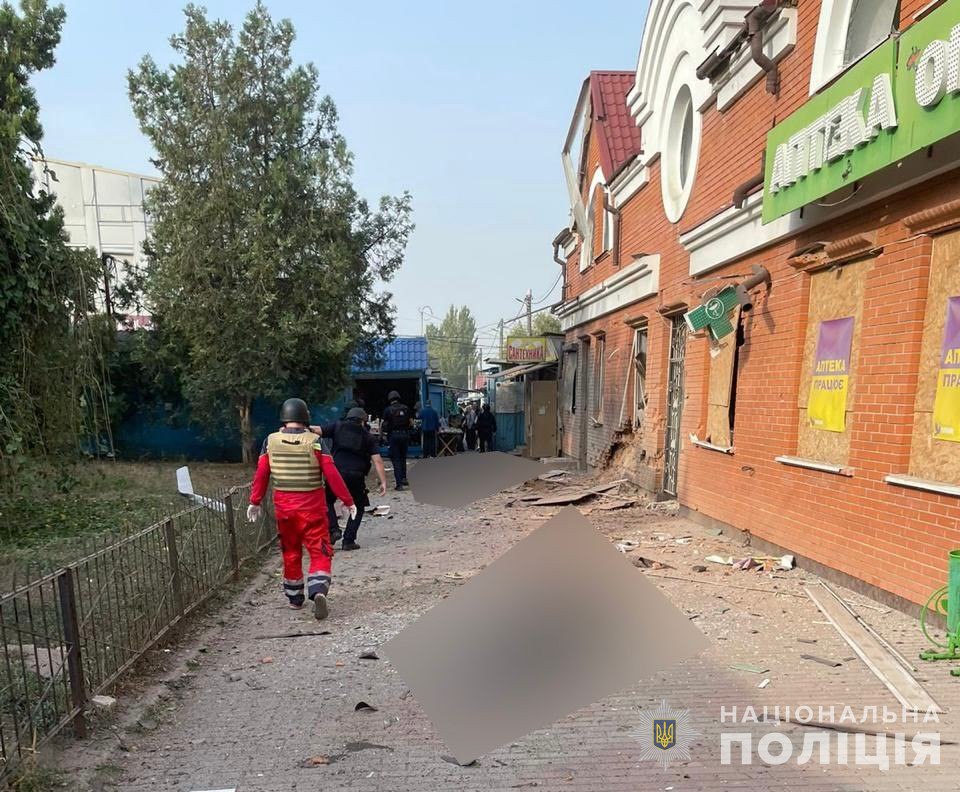 Війська рф з артилерії обстріляли центр Херсона: є загиблі та травмовані