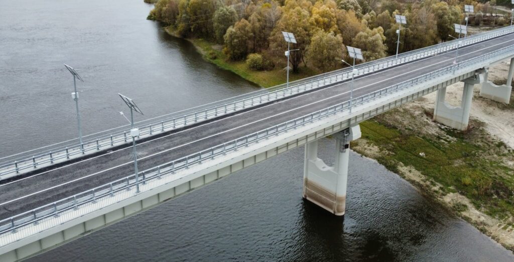На Чернігівщині відбудували ще один міст через річку Десна