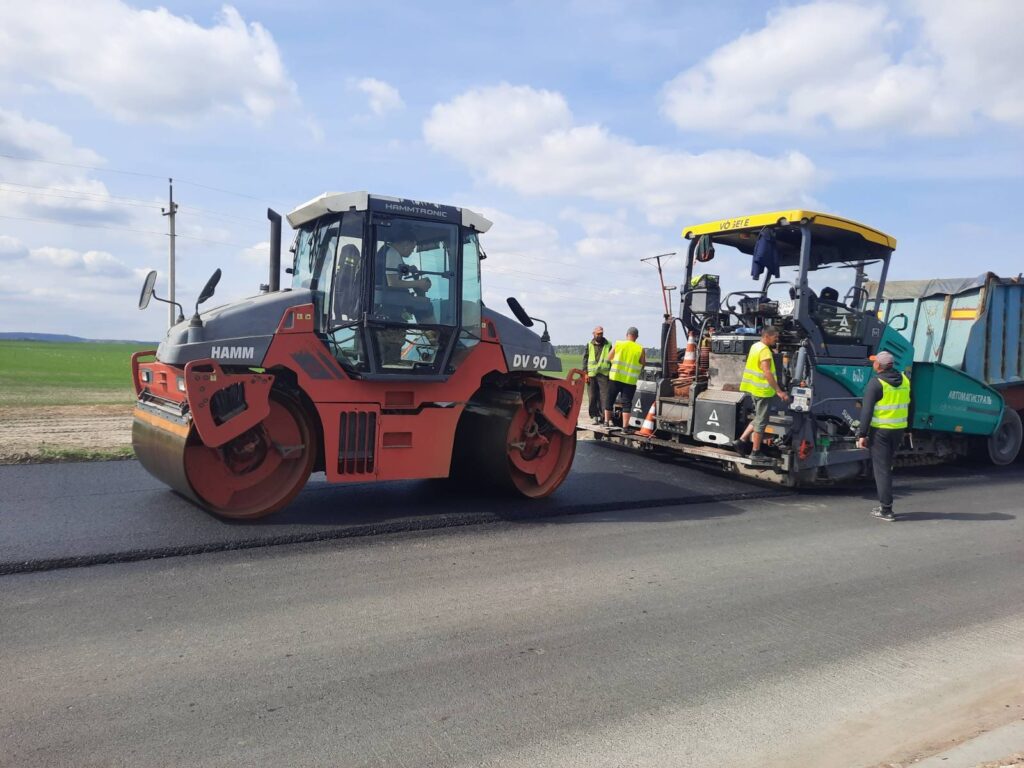 Уряд зменшив на 13,4 млн грн фінансування відновлення доріг: для яких областей