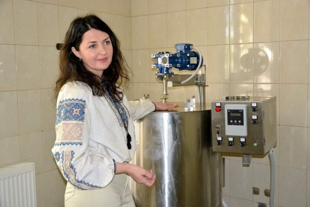 Переселенка з Миколаєва у Трускавці започаткувала бізнес із виготовлення сирів 1 photo 2024 11 29 12 51 09 - Вікно Відновлення