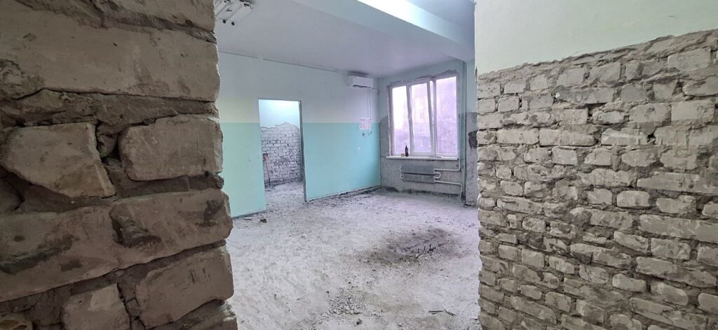 У Лозовій на Харківщині почали капітальний ремонт дитячої поліклініки 2 photo 2024 12 12 08 16 00 - Вікно Відновлення