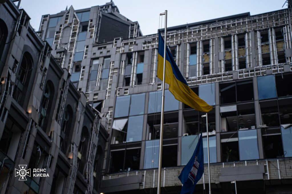 З’явилися фото ліквідації наслідків удару по Києву 12 photo 2024 12 20 11 02 43 7 - Вікно Відновлення