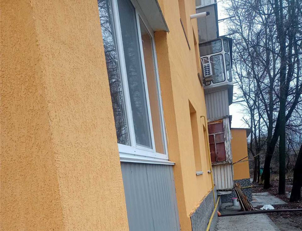 У Василькові на Київщині відновлюють будинок, пошкоджений рф 1 photo 2024 12 20 13 55 05 - Вікно Відновлення