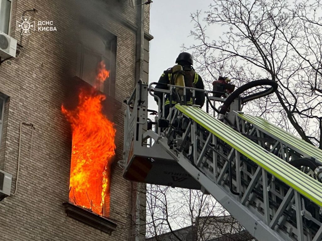 Атака на Київ у перший день нового року: уже четверо потерпілих