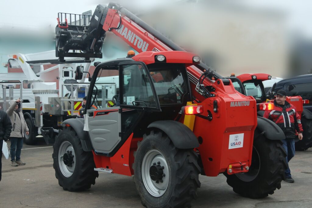 Багатофункціональний навантажувач Manitou