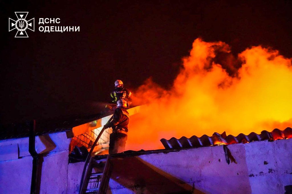 Через атаку БпЛА частина передмістя Одеси залишилася без електропостачання