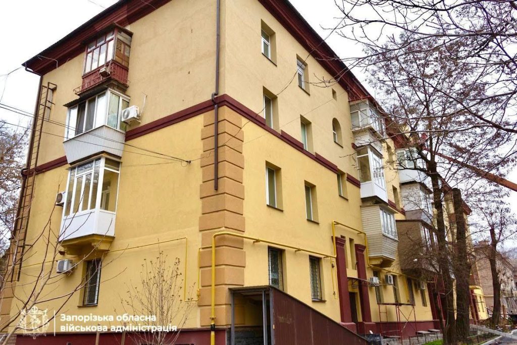 Відбудова будинку на Сталеварів, 16: назвали нову дату завершення робіт