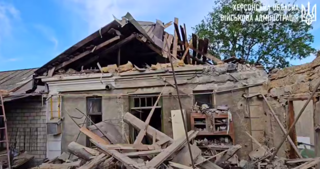 У Херсоні через обстріл загинула жінка і травмовані троє людей