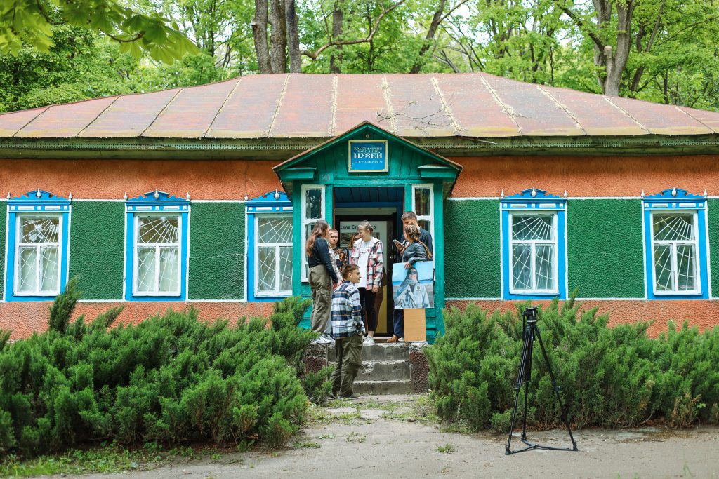 Від парків до кінотеатрів: як школярі з постраждалих громад беруть ініціативу у свої руки 12 Цьогоріч Чернігівщину представляла одна команда