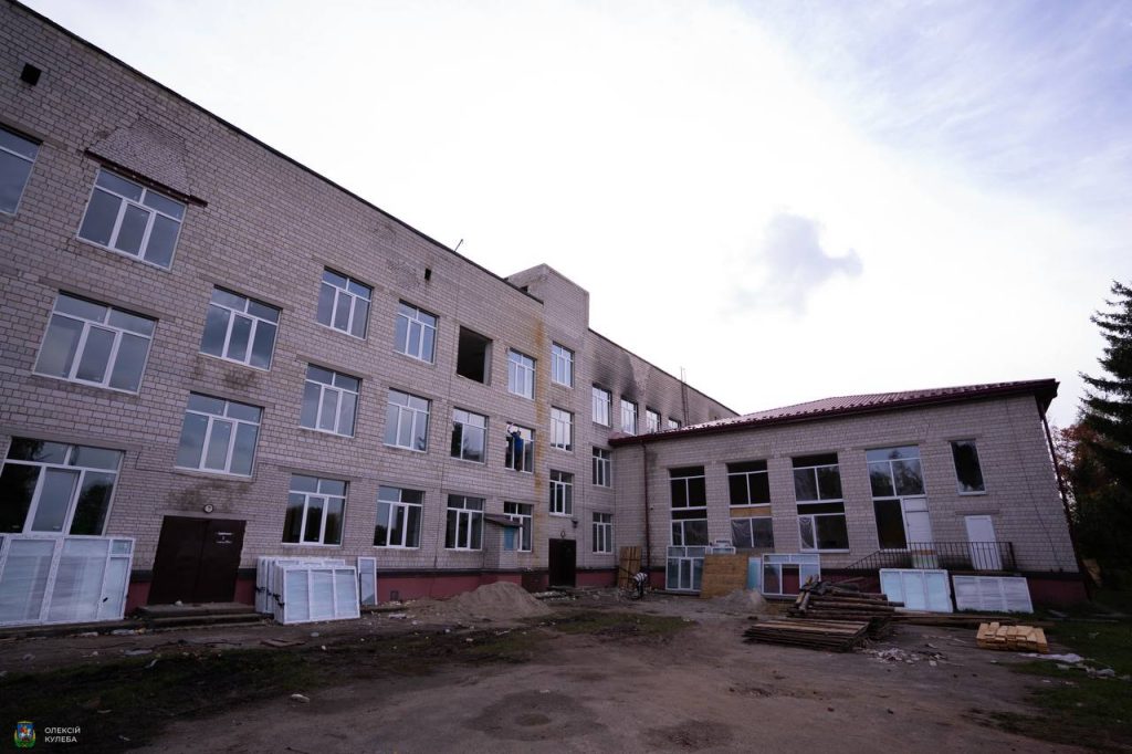Відновлення Бузової на Київщині: як оновлюють школу та житлові будинки 5 Пошкоджена школа