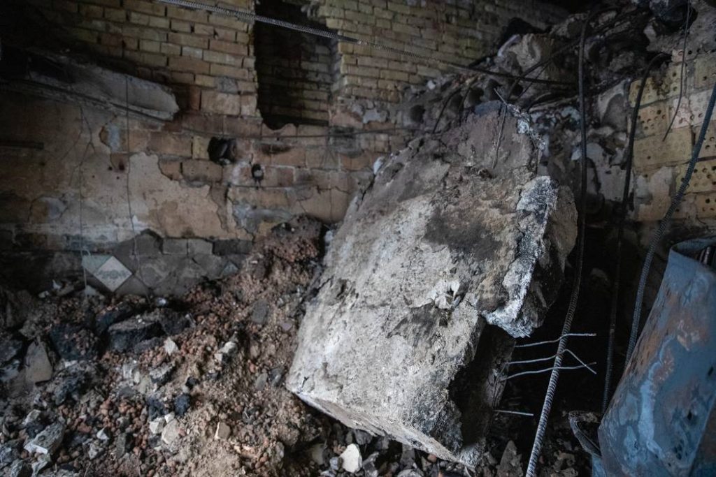 Обстріл Києва у ніч на 4 травня: яку допомогу отримають люди 1 Руїни будинку у Києві