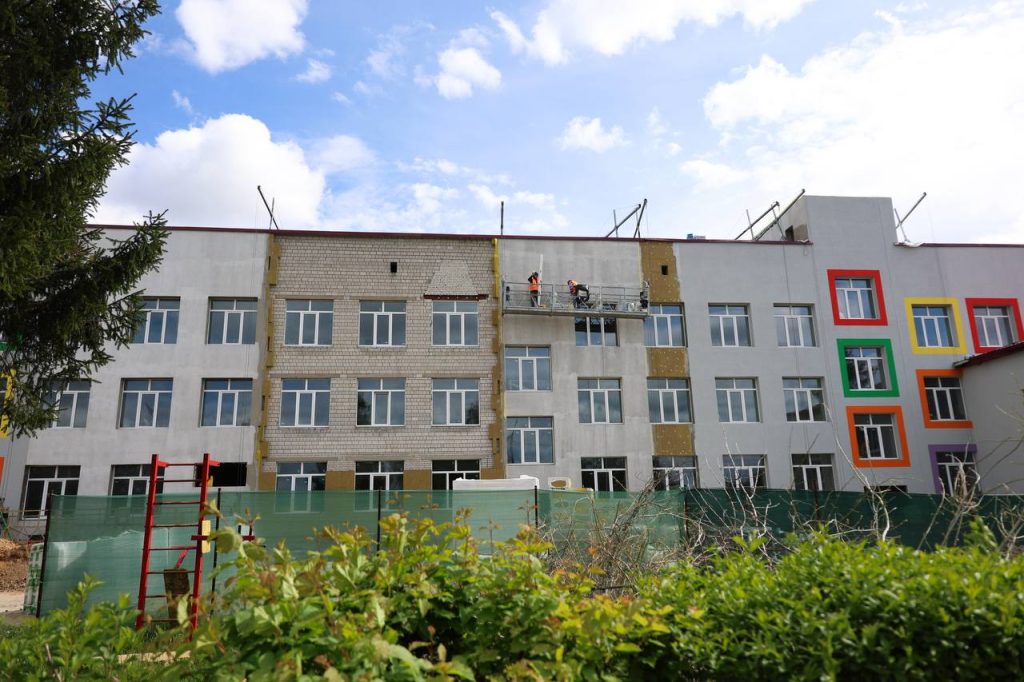 Відновлення Бузової на Київщині: як оновлюють школу та житлові будинки 2 Відновлення школи