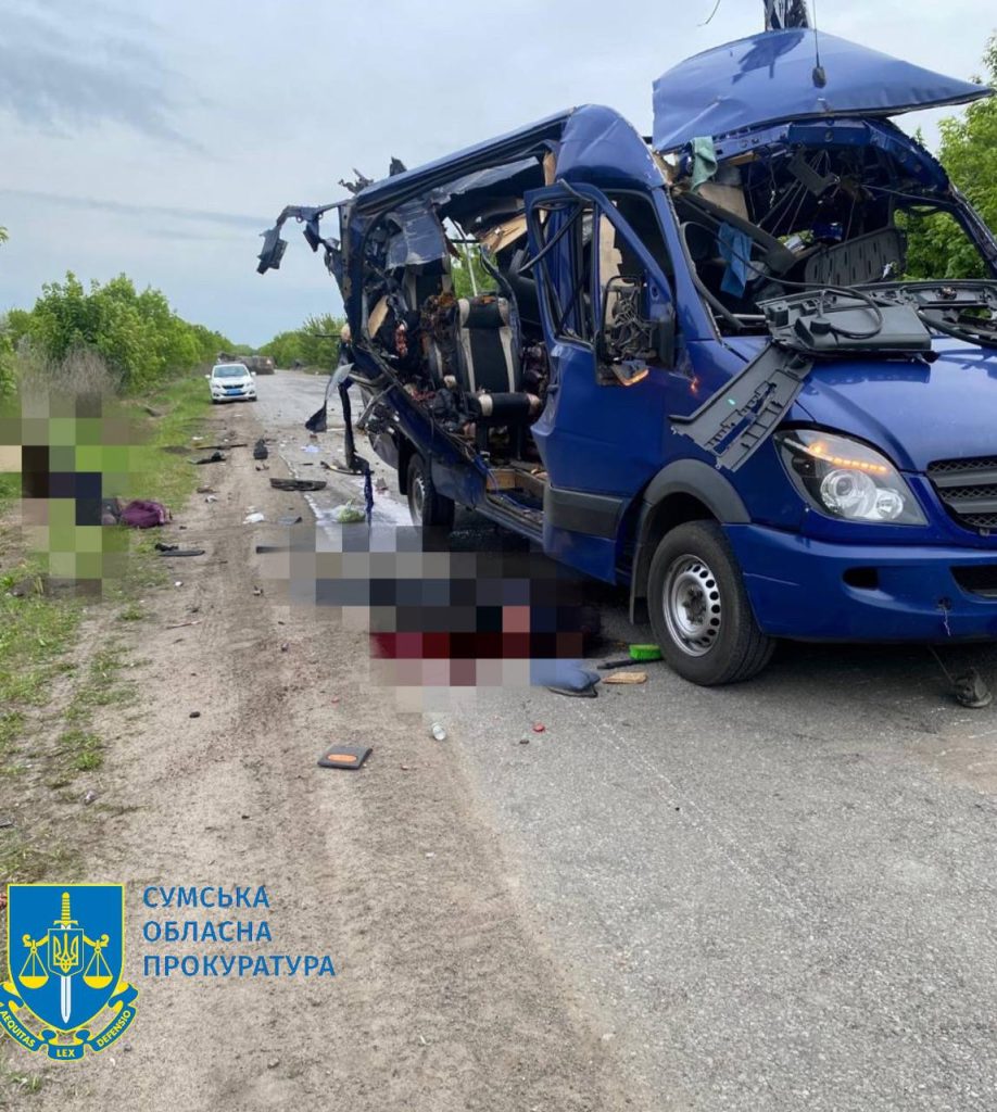 На Сумщині БпЛА атакував автобус, у якому їхали на евакуацію