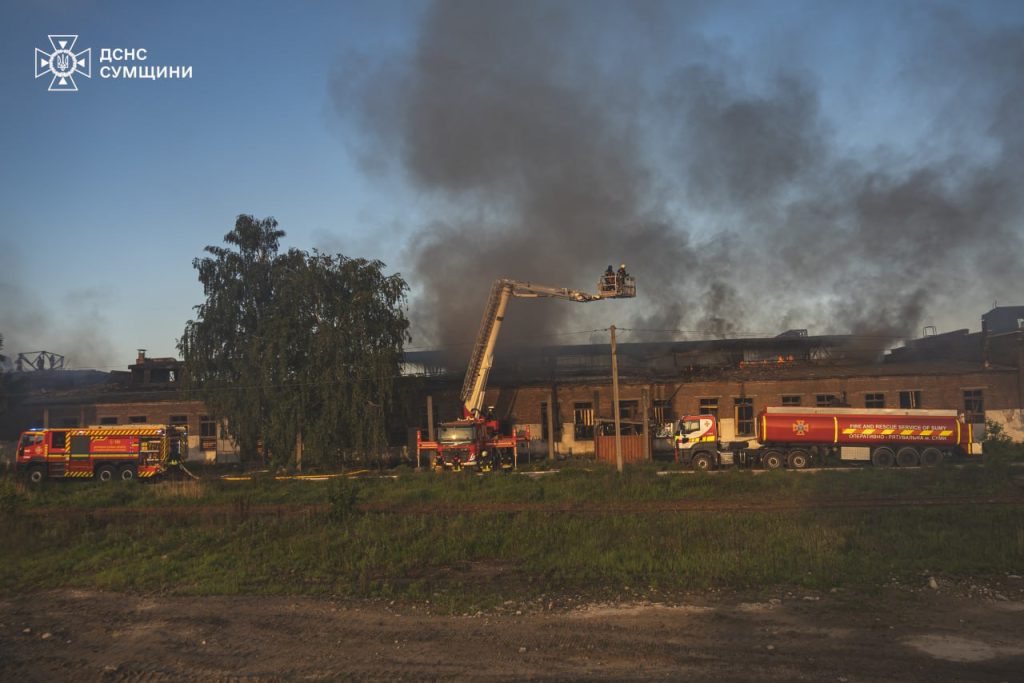 У Сумах під атаку БпЛА потрапили підприємства: що відомо про наслідки 1 Пошкоджене унаслідок атаки БпЛА підприємство