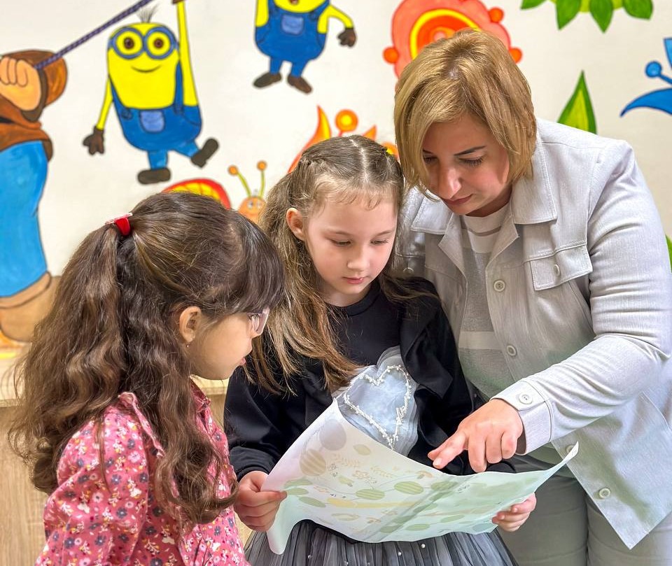 Перший крок до школи: у центрах «ЯМаріуполь» завершили проєкт з підготовки першокласників