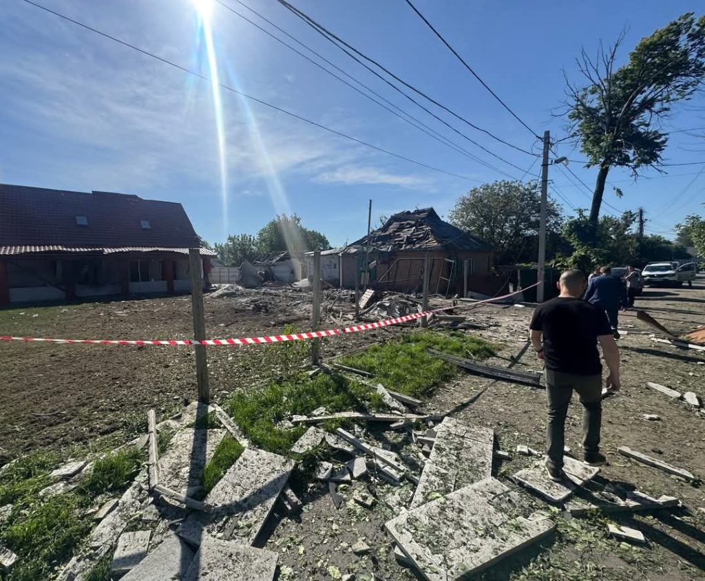 Пошкоджені підприємство, будинки та лінії електропередач: наслідки атаки по Полтавщині 4 Місце влучання огородили