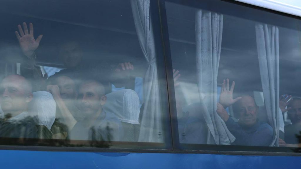 Відбувся другий етап обміну 1000 на 1000: скількох українців повернули 1 Військові, яких звільнили з полону