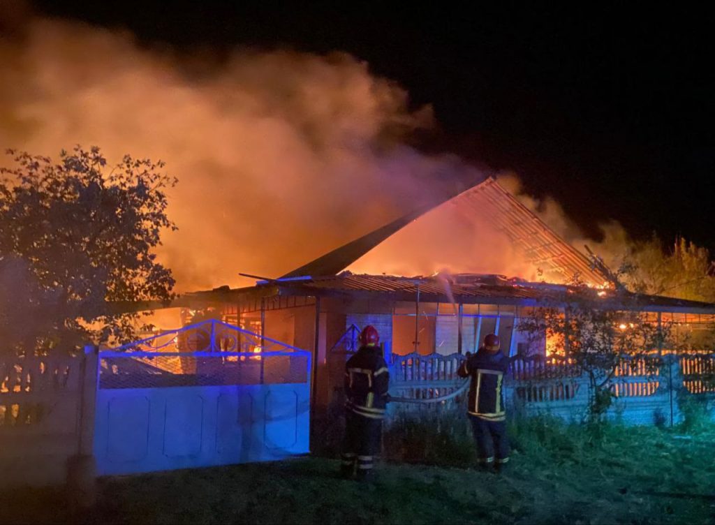 Двоє чоловіків поранені внаслідок обстрілу Дніпропетровщини