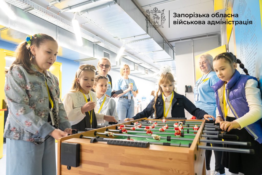 У Запорізькій області відкрили восьму підземну школу: який має вигляд 2 Учні ліцею грають у підземному просторі