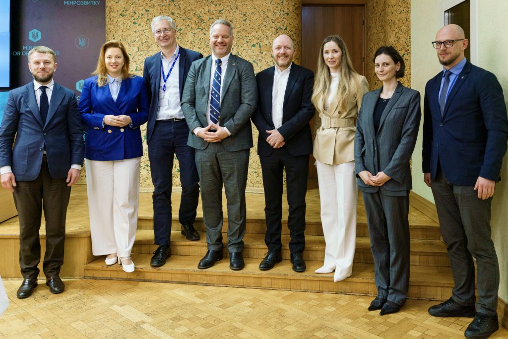 EU4Reconstruction: представили нову програму з відбудови 1 Заступники міністра розвитку і європейська делегація