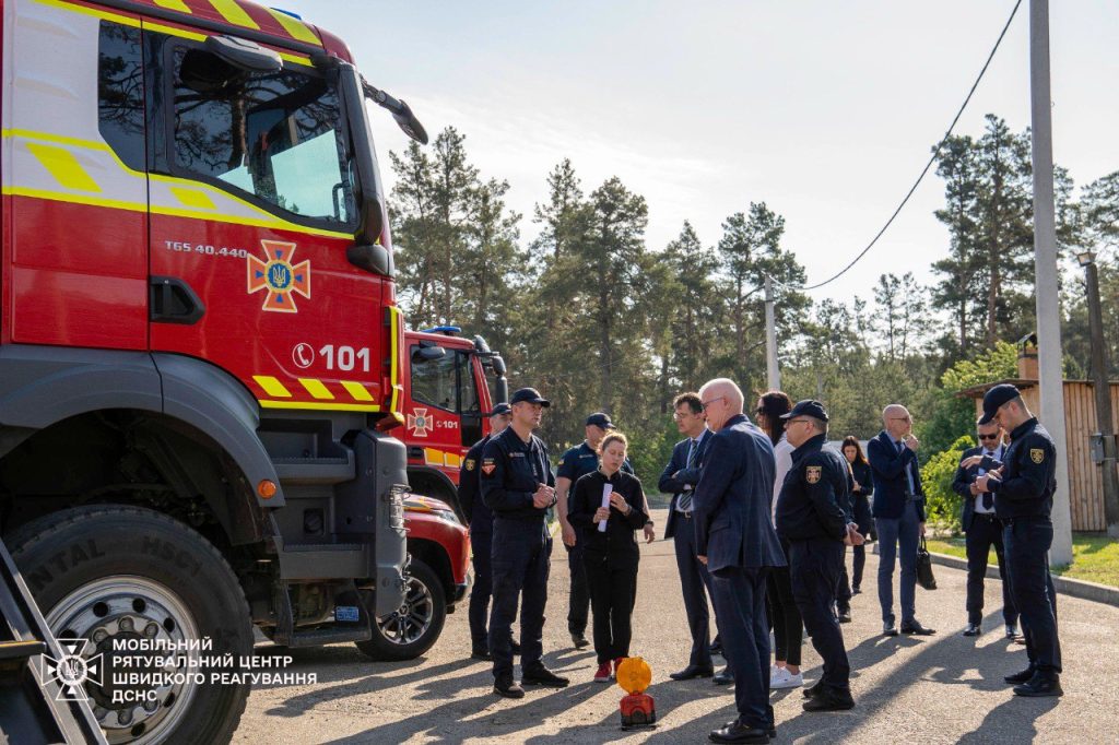 ДСНС отримала техніку та обладнання від Франції (фото) 3 Рятувальники, допомога від Франції