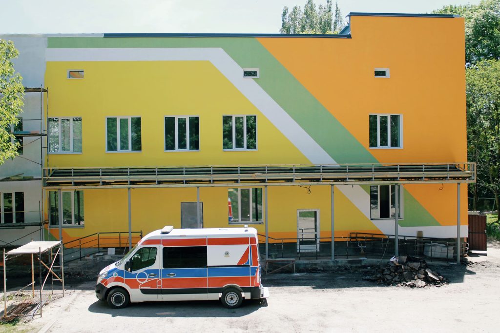 Тростянецька лікарня після обстрілів: як триває відновлення