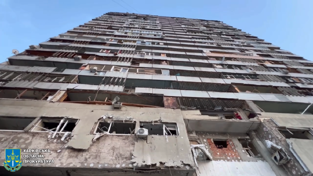 Три райони Харкова опинилися під обстрілом: травмовані 12 людей 2 Понівечений харківський будинок