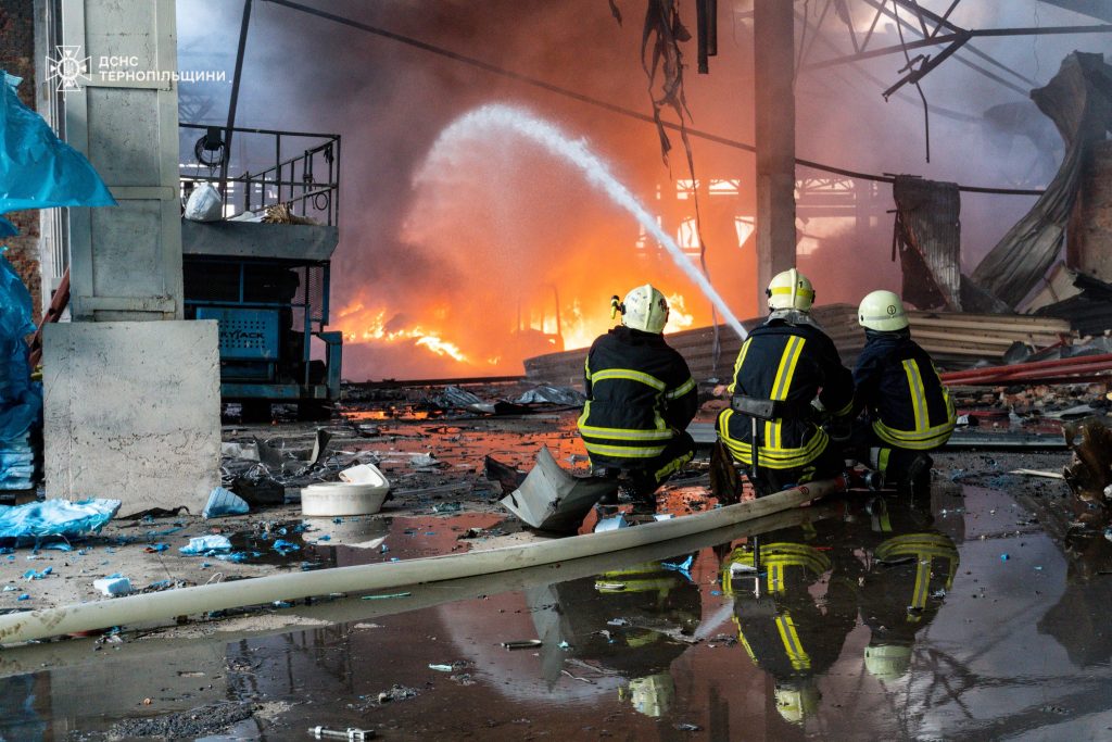 На Тернопільщині унаслідок обстрілів у повітря потрапили шкідливі речовини