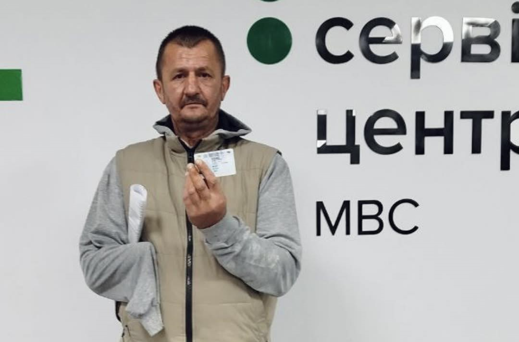 Після поранення – за кермо: як захисник здобув водійські права у «Безбар’єрній автошколі»