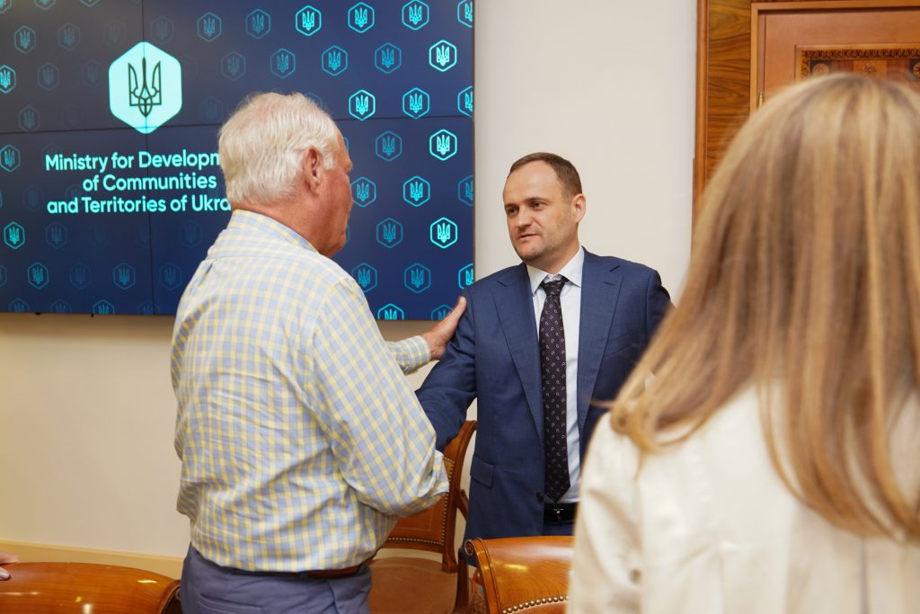 «Місія Хансена в Україні» втілить у Глевасі пілотний проєкт з побудови житла 1 Делл Лой Хансен, житло для ВПО
