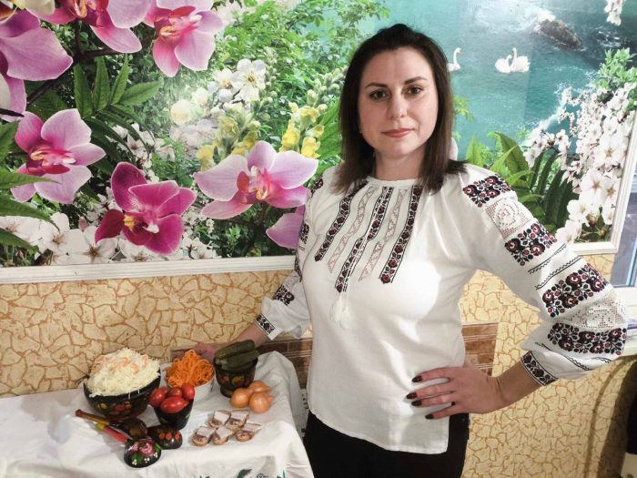 «Інші мріють про нову сукню, а я – про трактор»: сім’я ВПО відновлює агросправу на Полтавщині